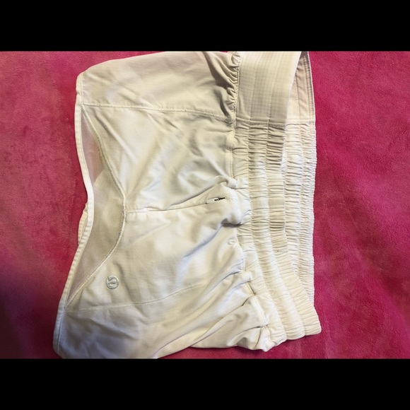 lululemon shorts 2.5” - Picture 2 of 2
